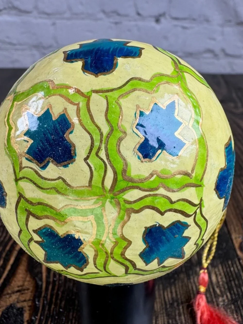 BALL 2” approx globe